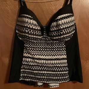 Lane Bryant swim tank with built in bra (4…